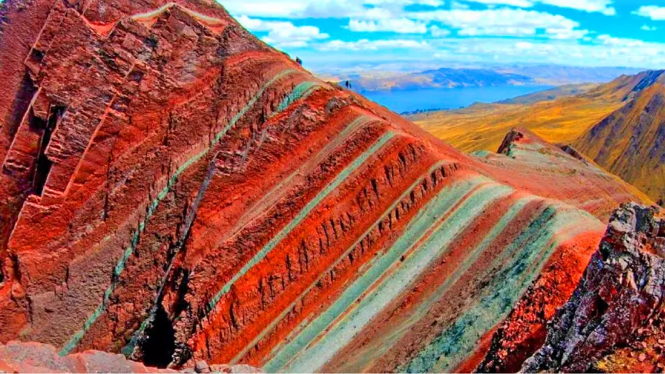 Montaña de colores Pallay Punchu | Cocatambo 