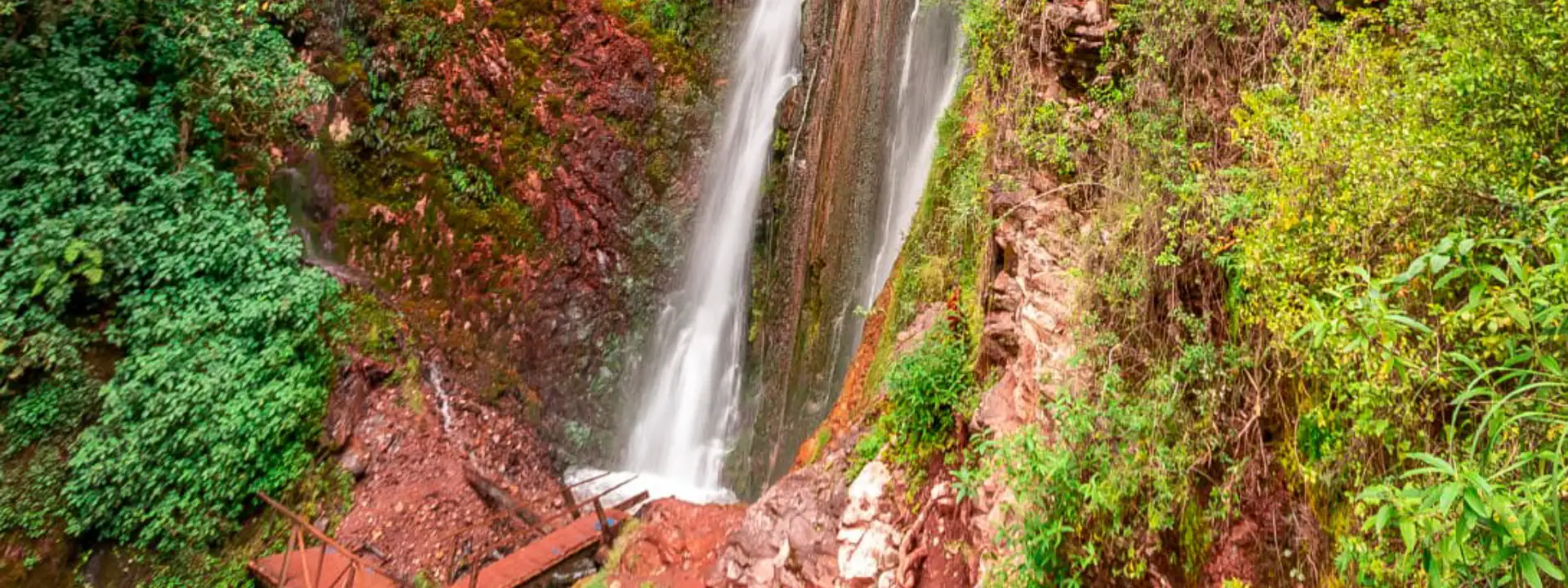 Descubre la belleza de la catarata Poc Poc en Chinchero