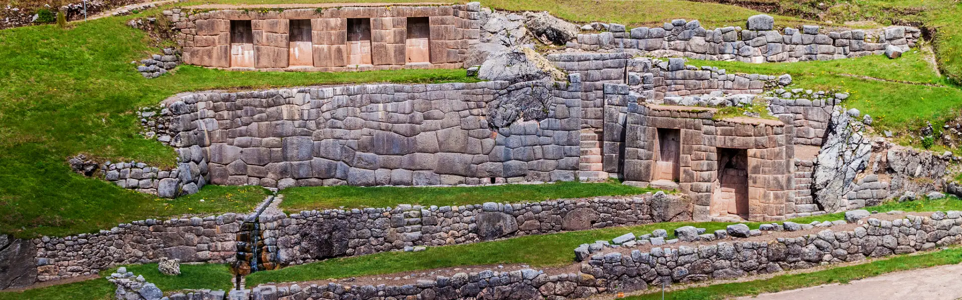 Arquitectura de Tambomachay Cusco | Cocatambo