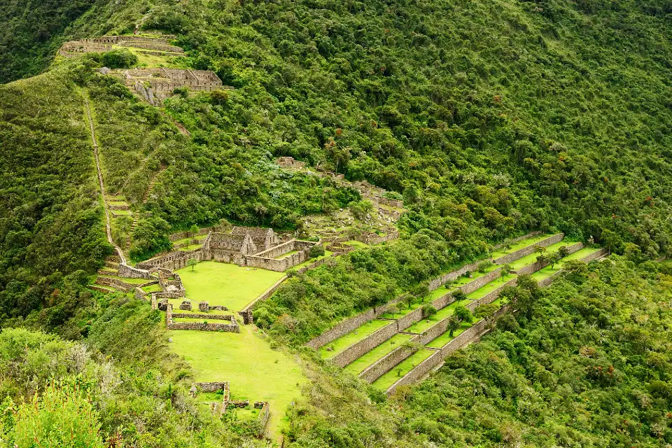 Plaza Principal de Choquequirao | Cocatambo