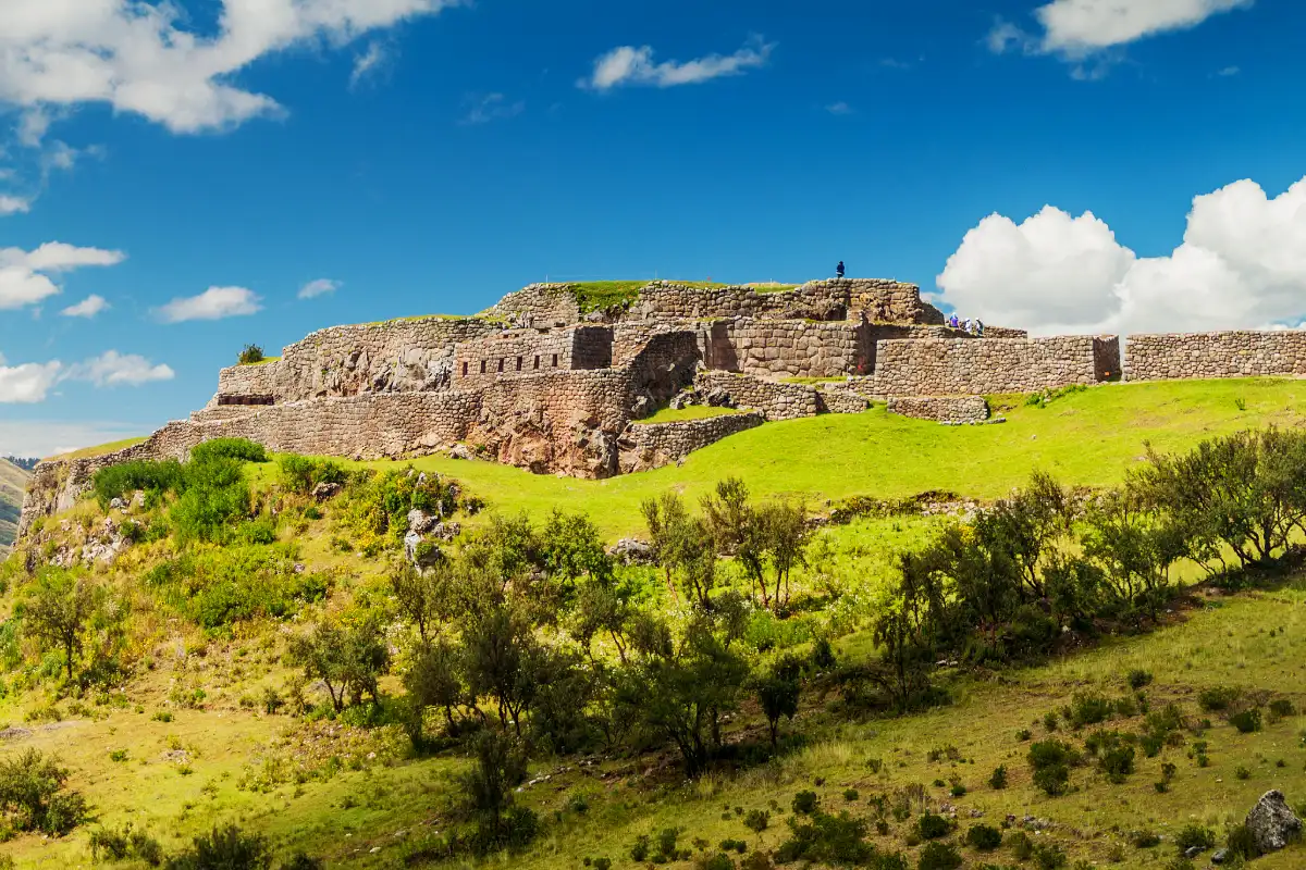 Complejo arqueológico de Puka Pukara en Cusco | Cocatambo