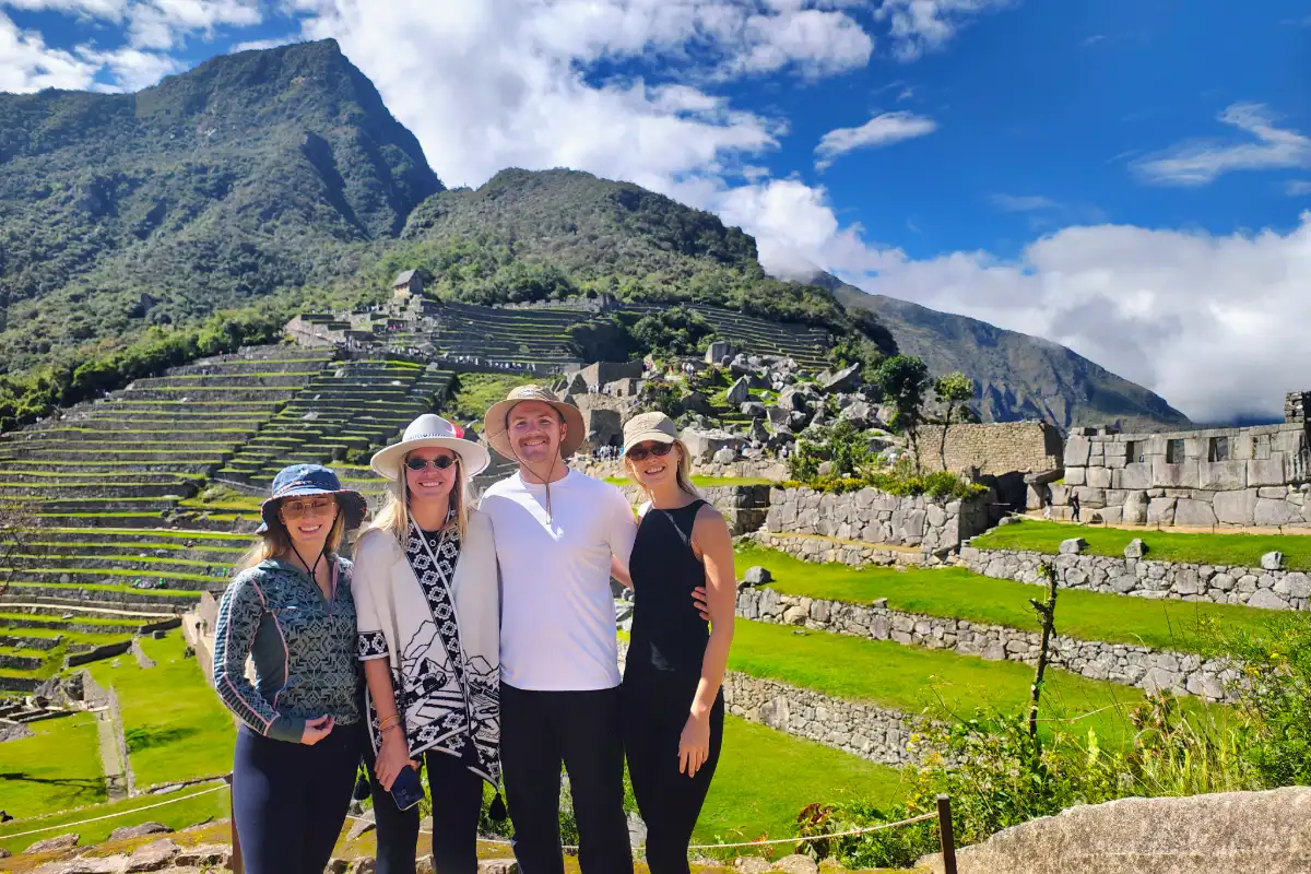 Viajeros en Machu Picchu | Cocatambo
