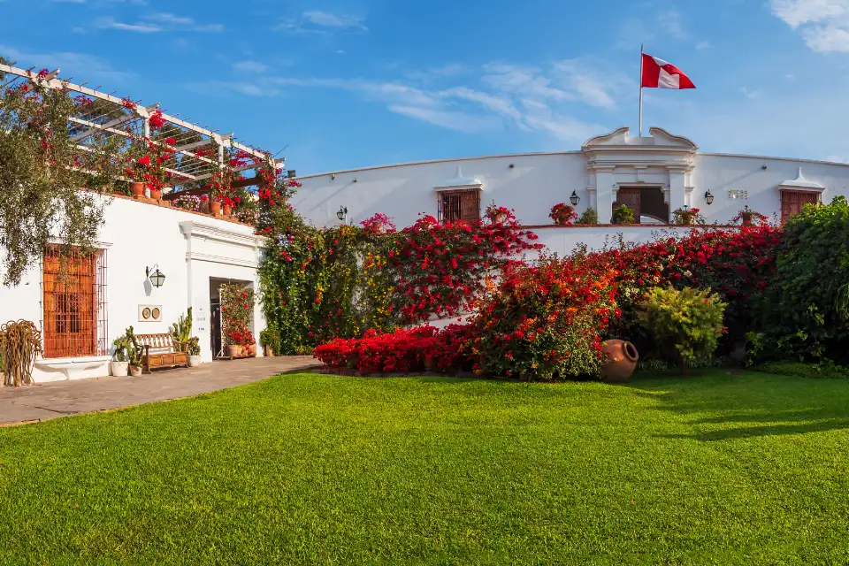 Jardines del Museo Larco | Cocatambo