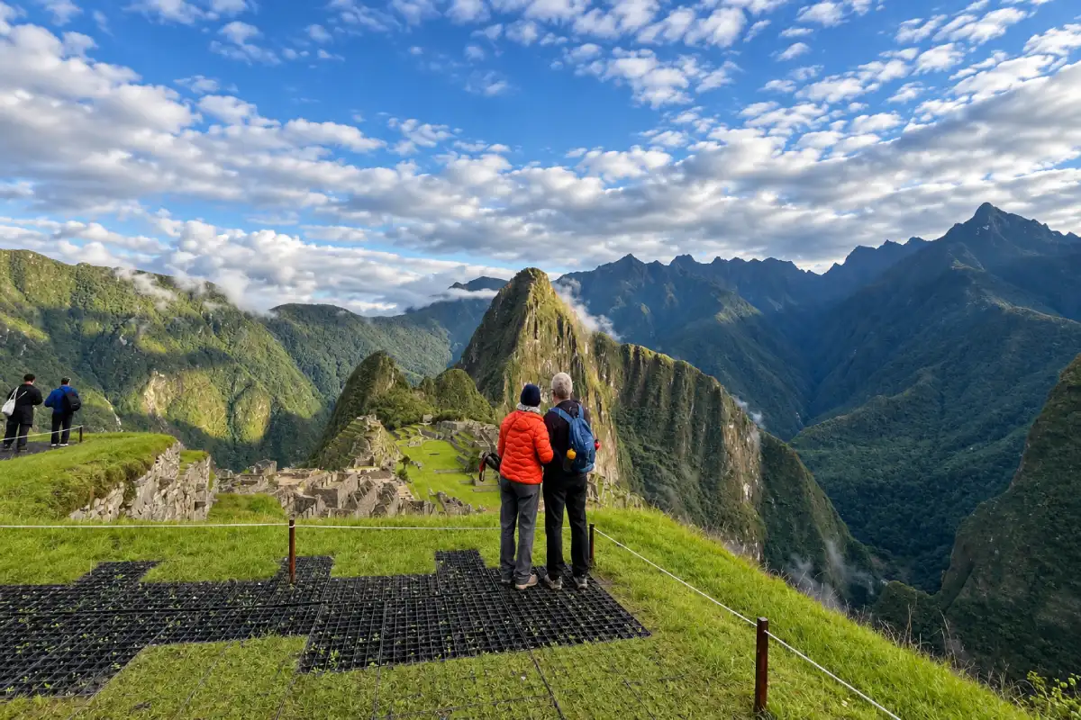 Pareja frente a Machu Picchu | Cocatambo