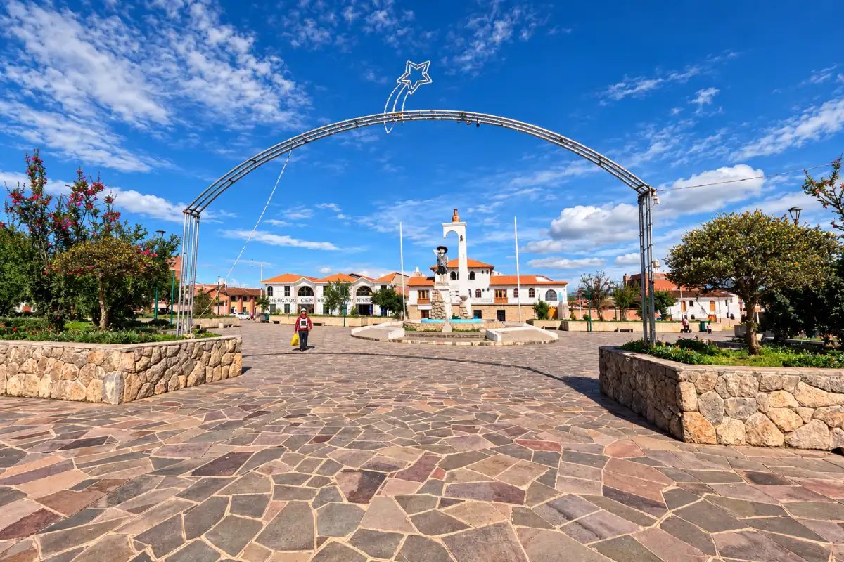 Plaza de Chinchero | Cocatambo