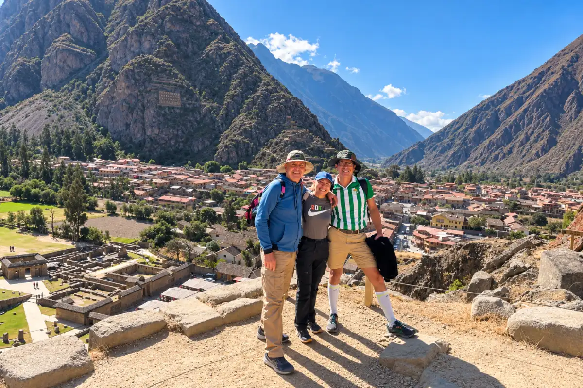 Viajeros en Ollantaytambo | Cocatambo