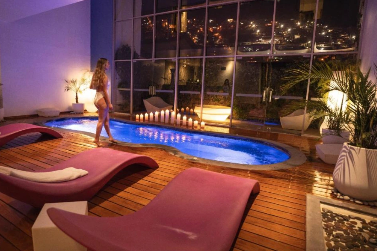 Spa y piscina interior de Casa Cartagena en Cusco