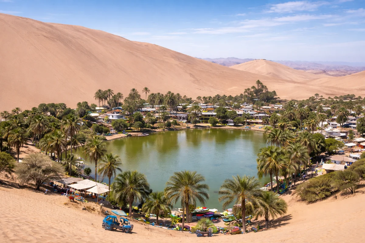 Huacachina, el oasis de Ica: dunas, paseo en buggy y sandboard muy cerca de la ciudad.