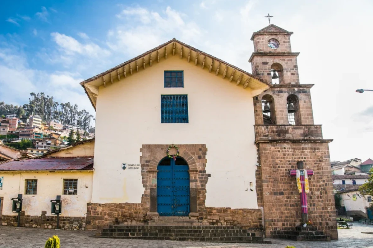 Imafronte de la Iglesia de San Blas en Cusco
