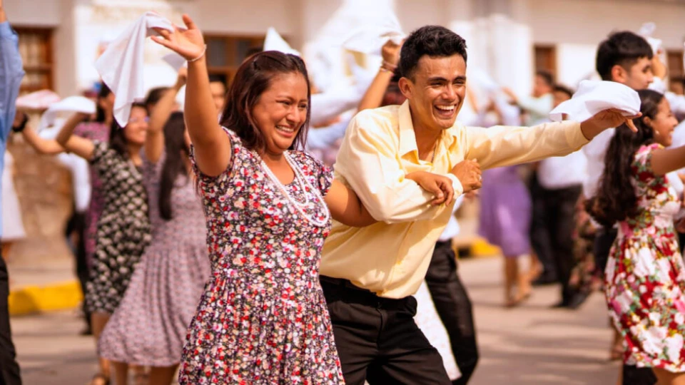 Bailarines de la pandilla amazonica