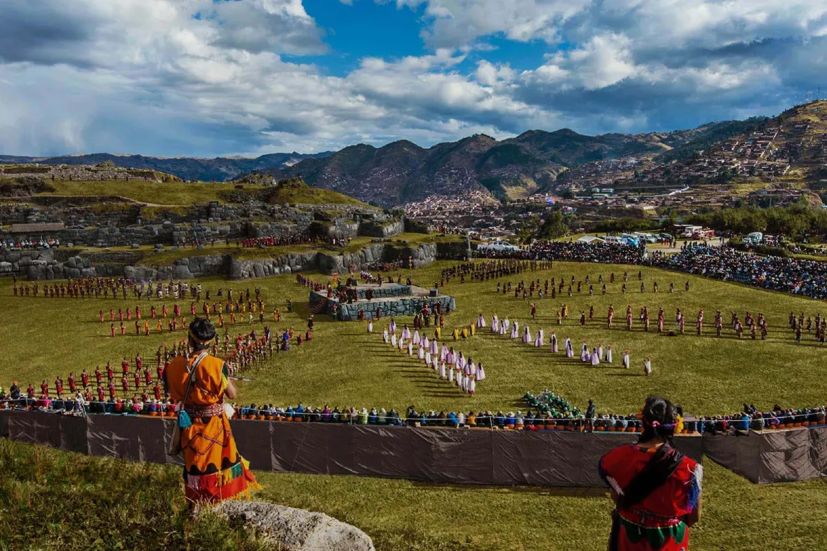 inti raymi, saqsaywaman, cusco, ceremonia inca, fiesta del sol, cultura andina, valle del cusco