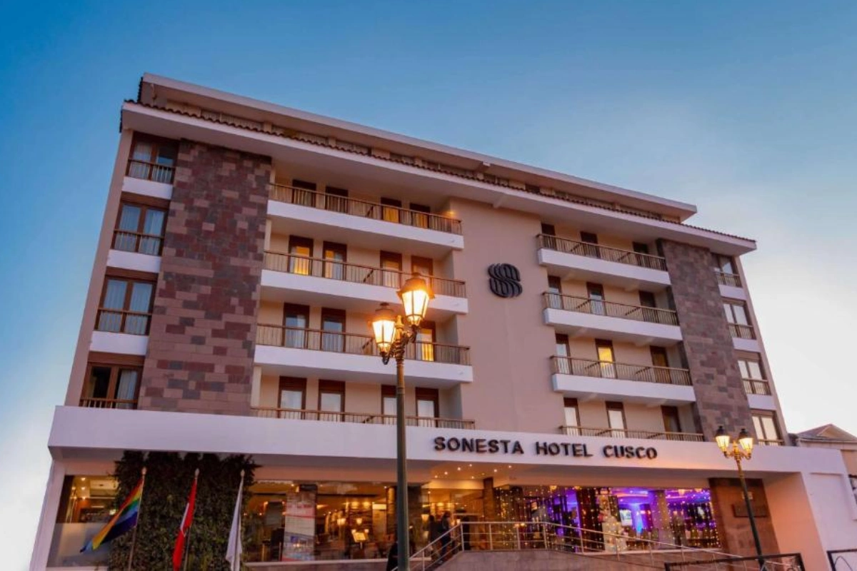 Fachada del Sonesta Hotel Cusco