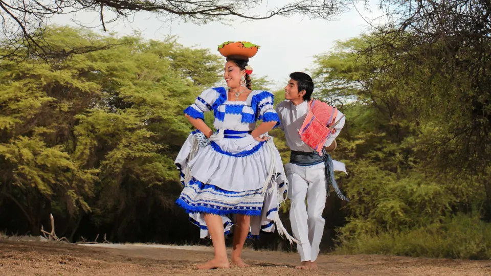 Bailarines de la danza tondero de peru