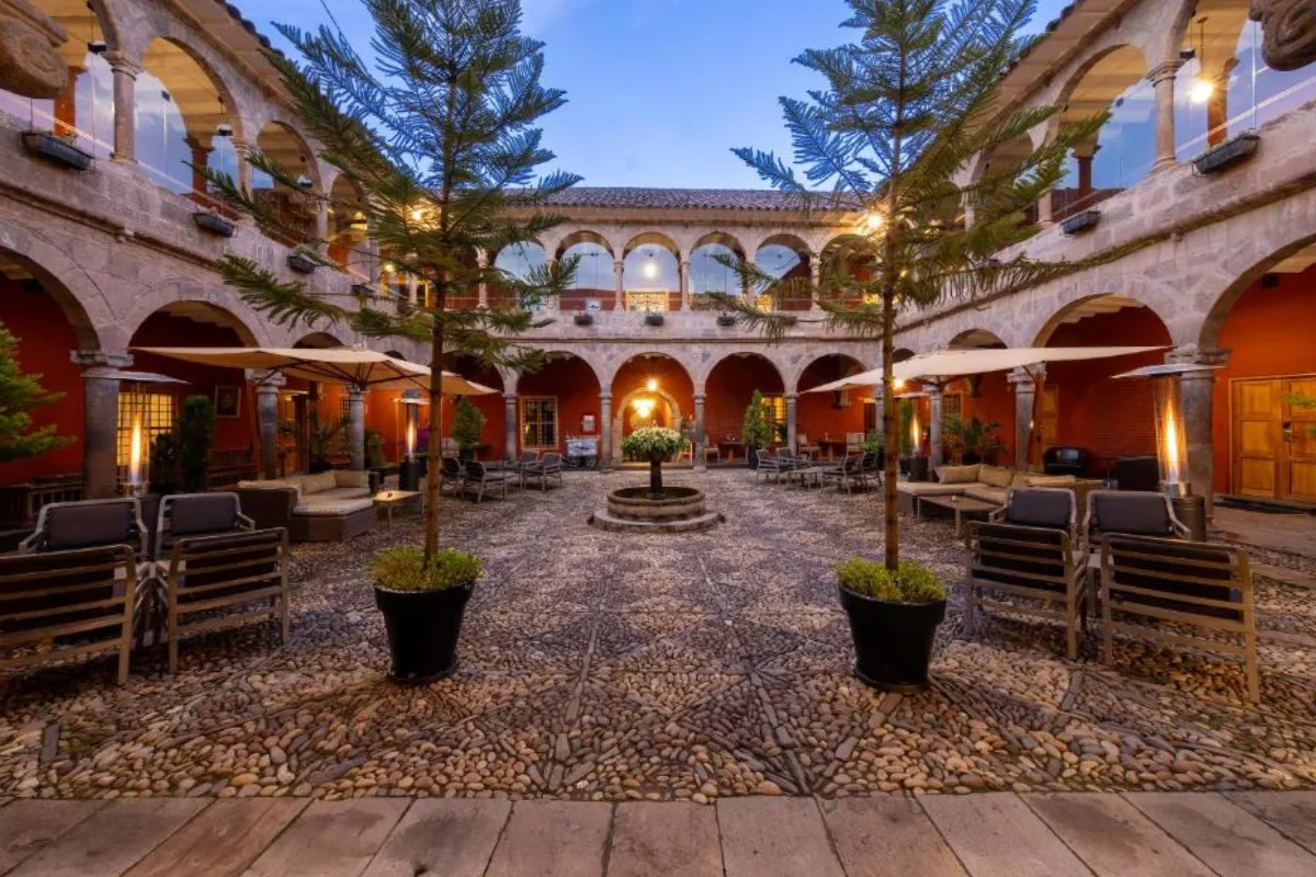 Patio colonial del Wyndham Costa del Sol Cusco