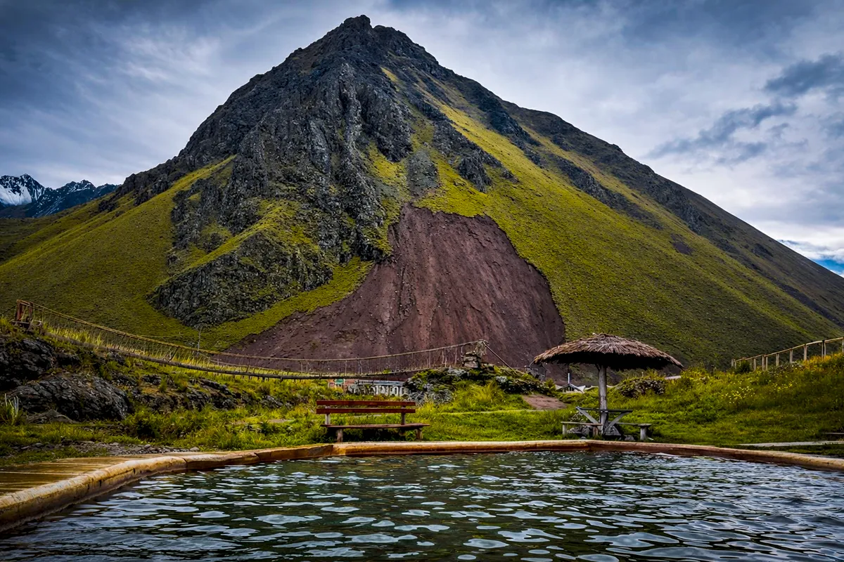 Vista de el complejo de las aguas termales de La Raya