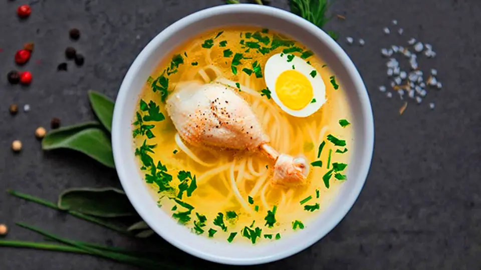 Caldo de gallina