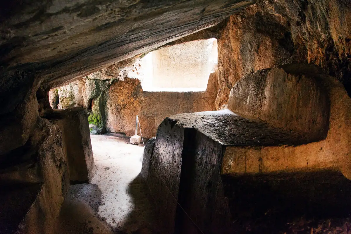 Cámara subterránea de Qenqo | Cocatambo