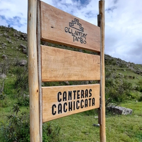 Letrero de las canteras de Cachiccata