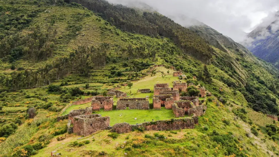 Vista área del sitio arqueológico de Pumamarca