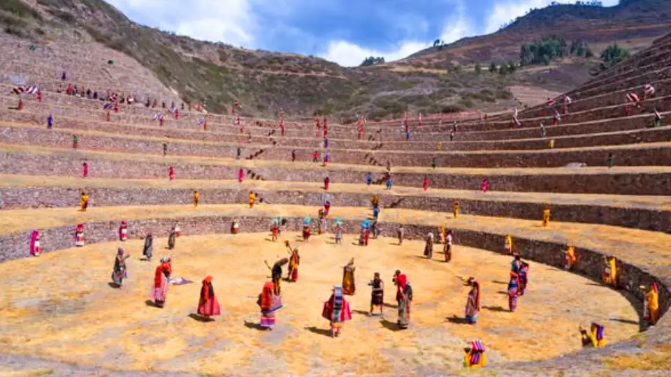 Moray Raymi-Pueblo de Maras