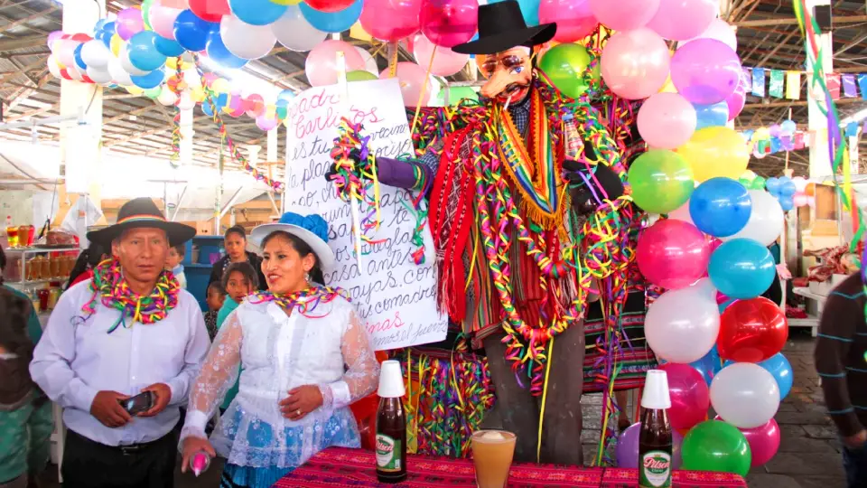 Compadres en carnavales-Cusco