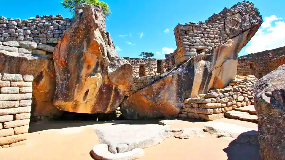 Templo del cóndor andino - Machu Picchu