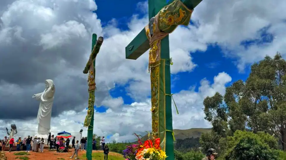 Mirador de Cristo Blanco-marzo en Cusco