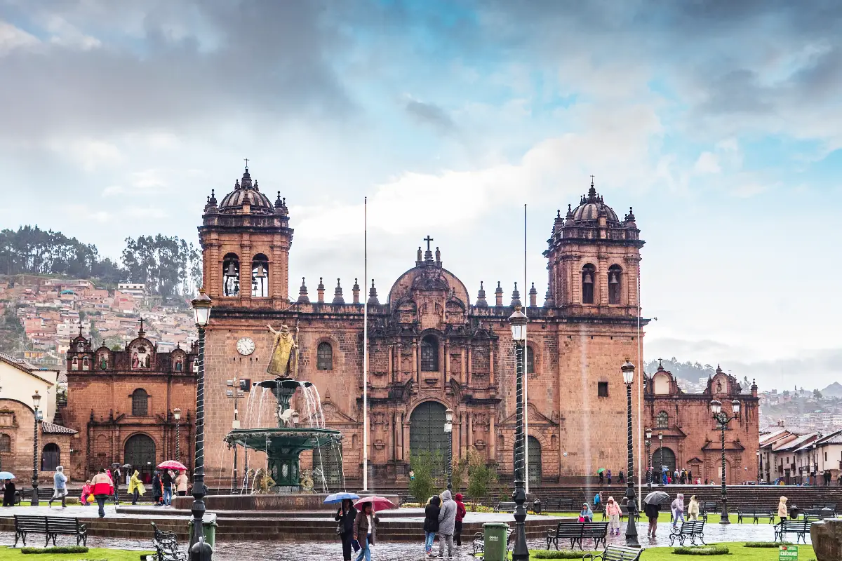 Día lluvioso en la Ciudad del Cusco | Cocatambo
