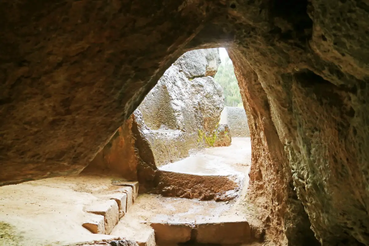 Galería subterránea de Qenqo | Cocatambo