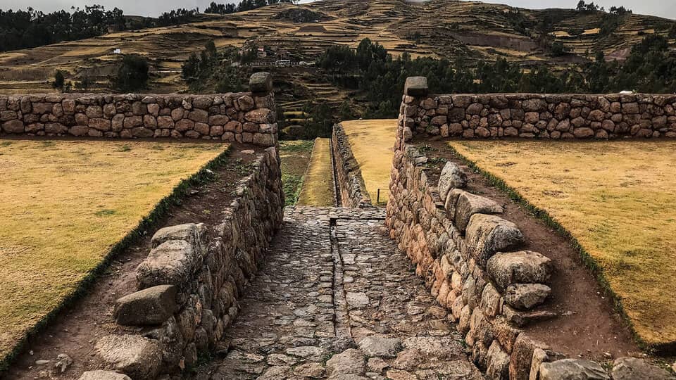 canal de agua en Chinchero