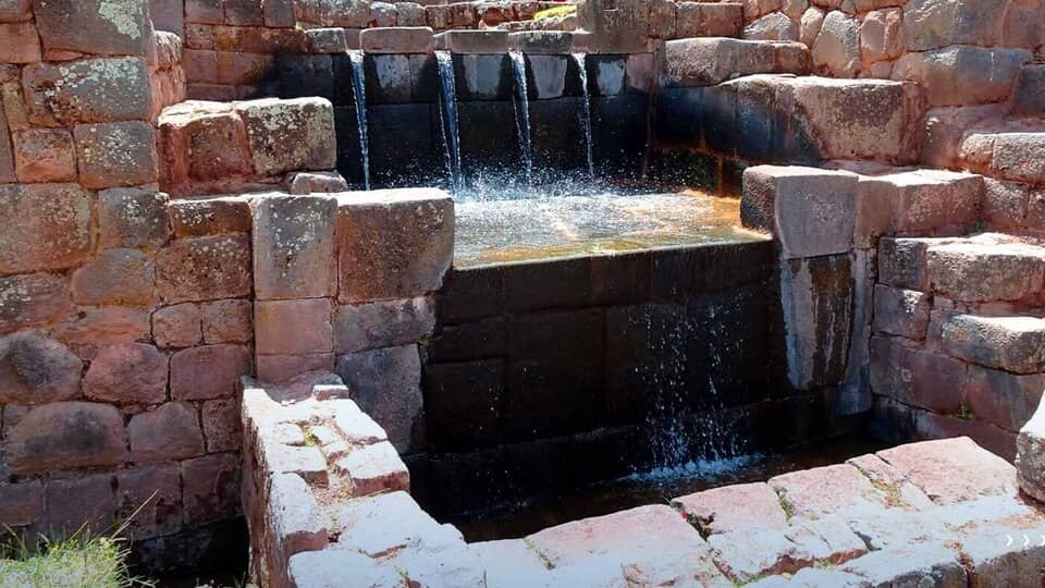 Fuente de agua en Tipón-Cusco