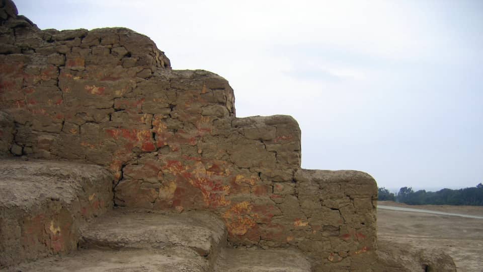 Muro escalonado del templo  de el Ingenio.