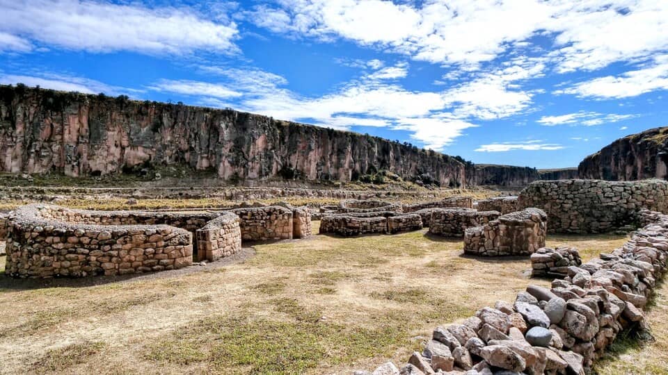 puertas de doble jamba es Maukallaqta-Espinar