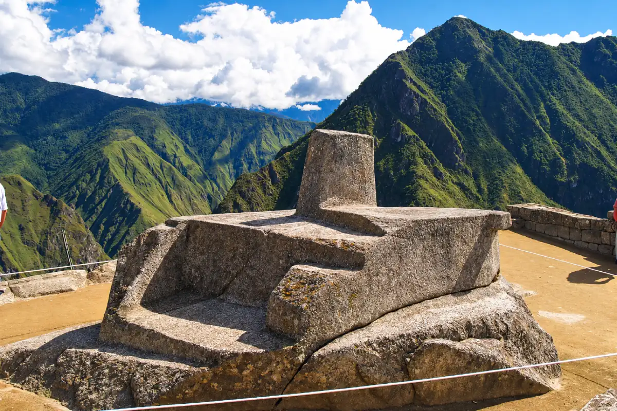 Intihuatana de Machu Picchu | Cocatambo