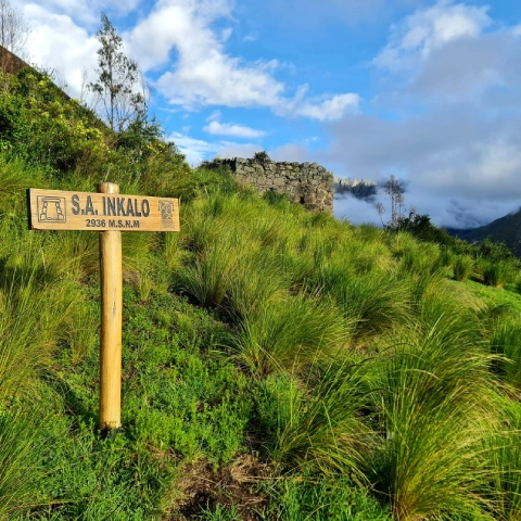 Vista de la caminata hacia la Laguna Waqaywilque