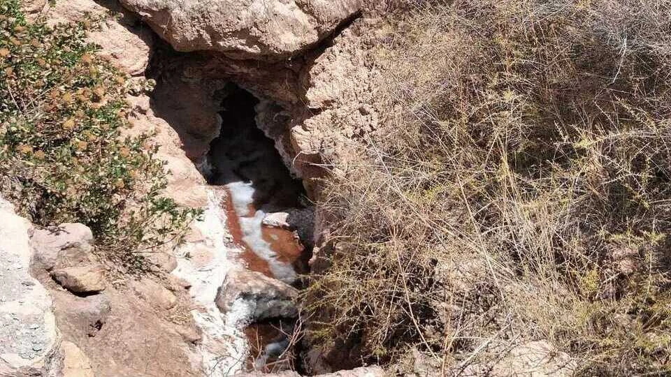 Fuente de agua principal de las aguas saladas