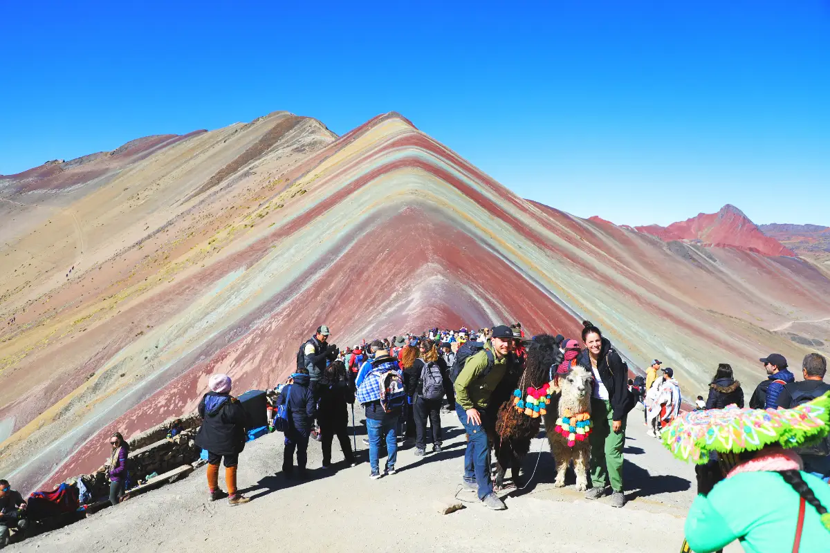 Afluencia de visitantes en la Montaña de Colores | Cocatambo