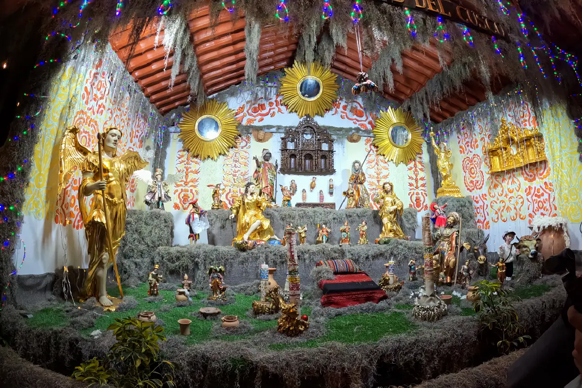 Nacimiento del niño Jesús en la Plaza de Armas del Cusco | Cocatambo