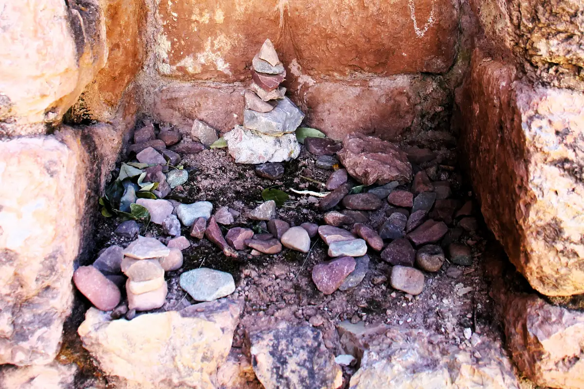 Nicho de piedra en Inkilltambo | Cocatambo