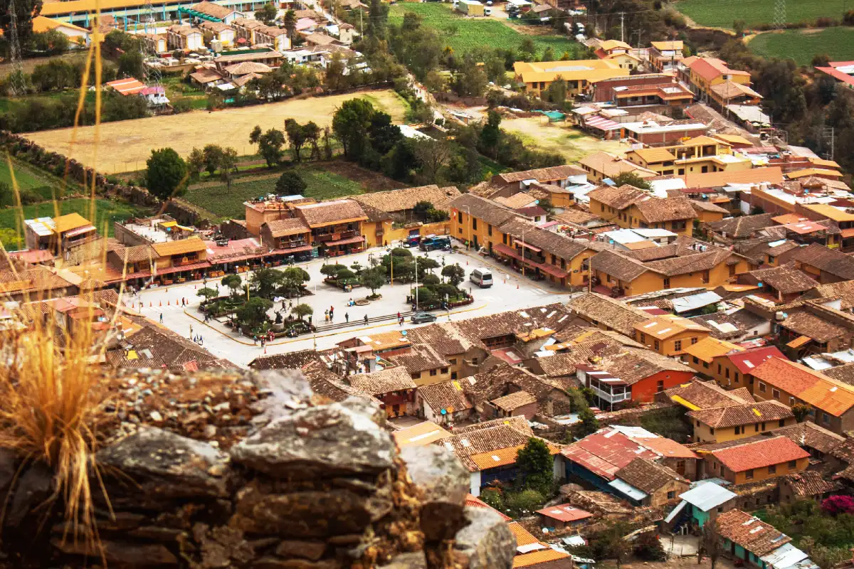 Ollantaytambo desde Pinkuylluna | Cocatambo