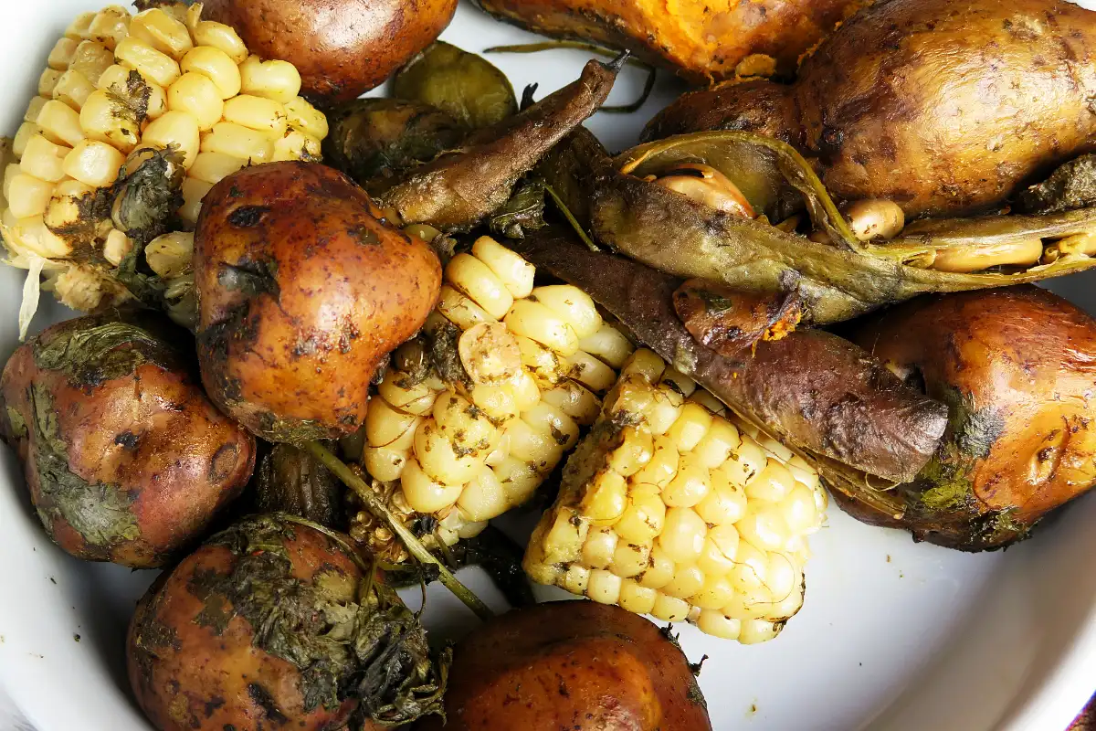 Pachamanca con choclo y papas | Cocatambo