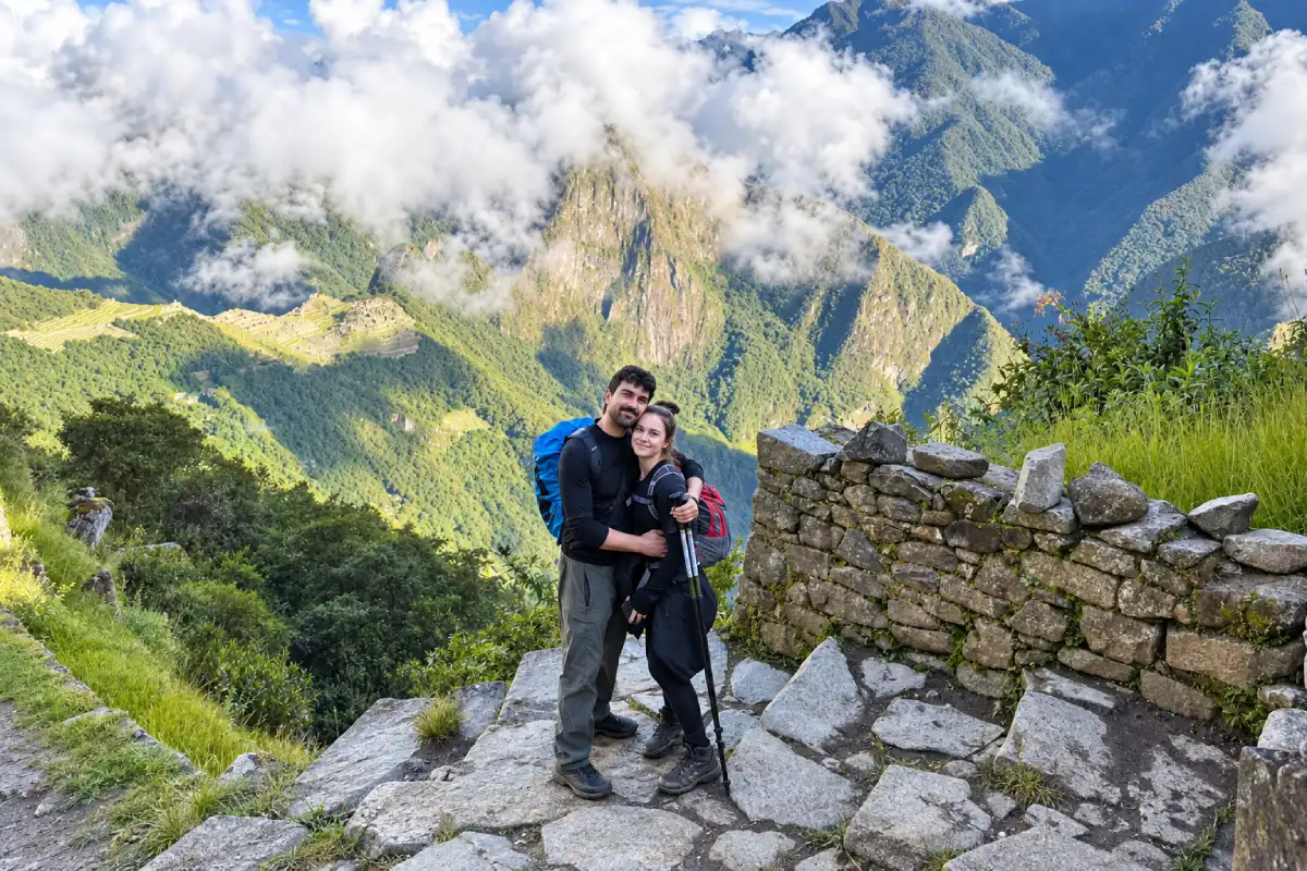 Pareja en el Camino Inca | Cocatambo