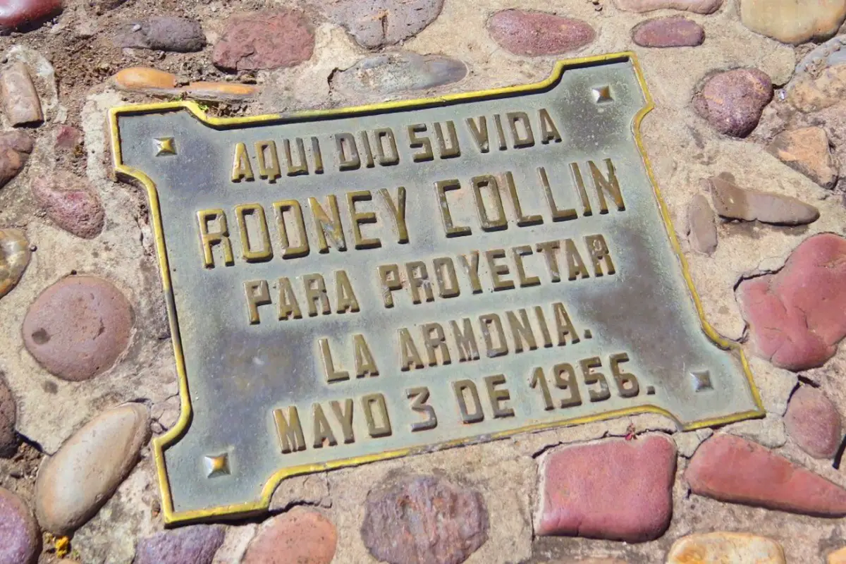 Placa de Rodney Collin