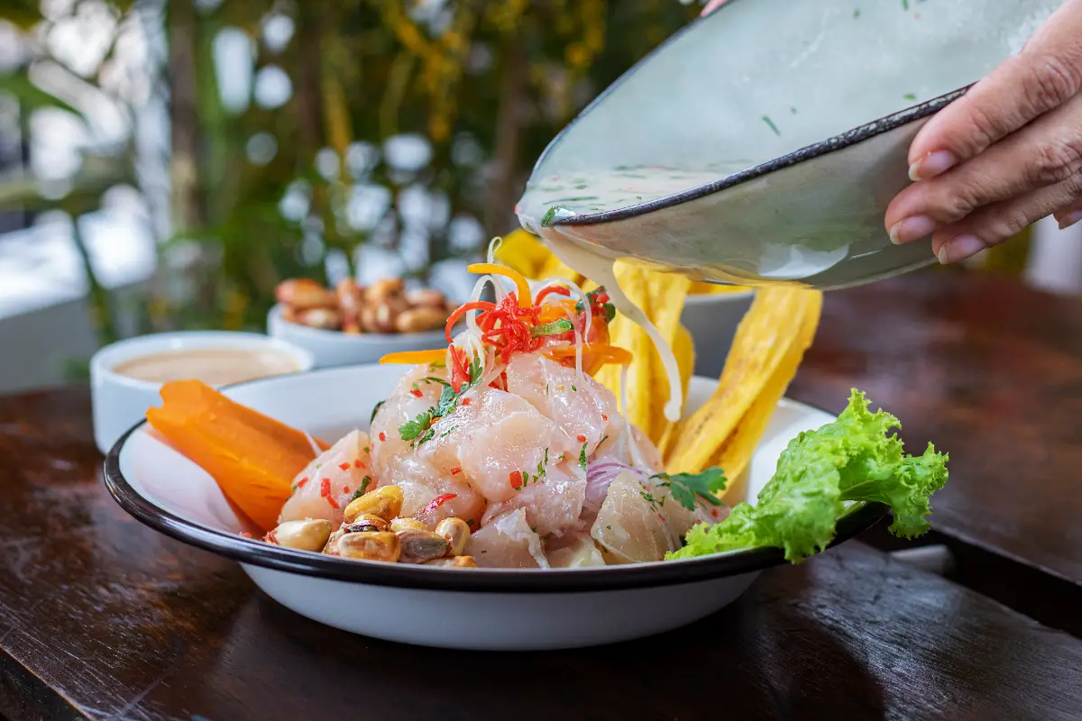 Plato de ceviche peruano | Cocatambo