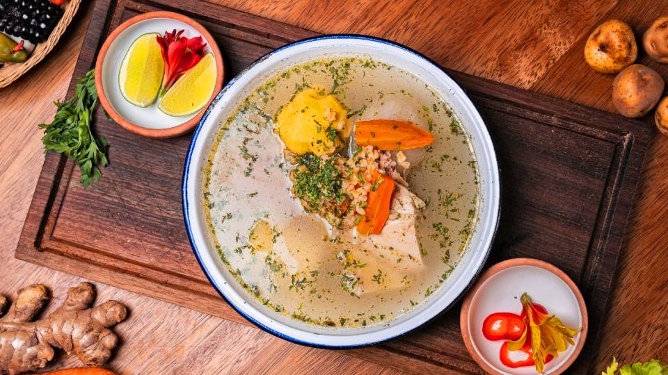 Platos típico de la sierra peruana - caldo de cabeza