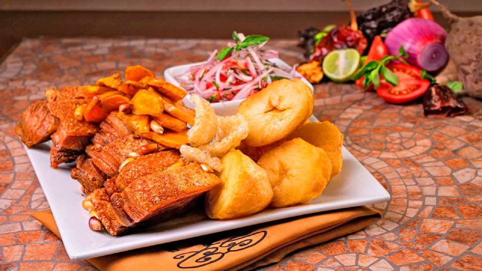 Platos típico de la sierra peruana - Chicharrón de cerdo