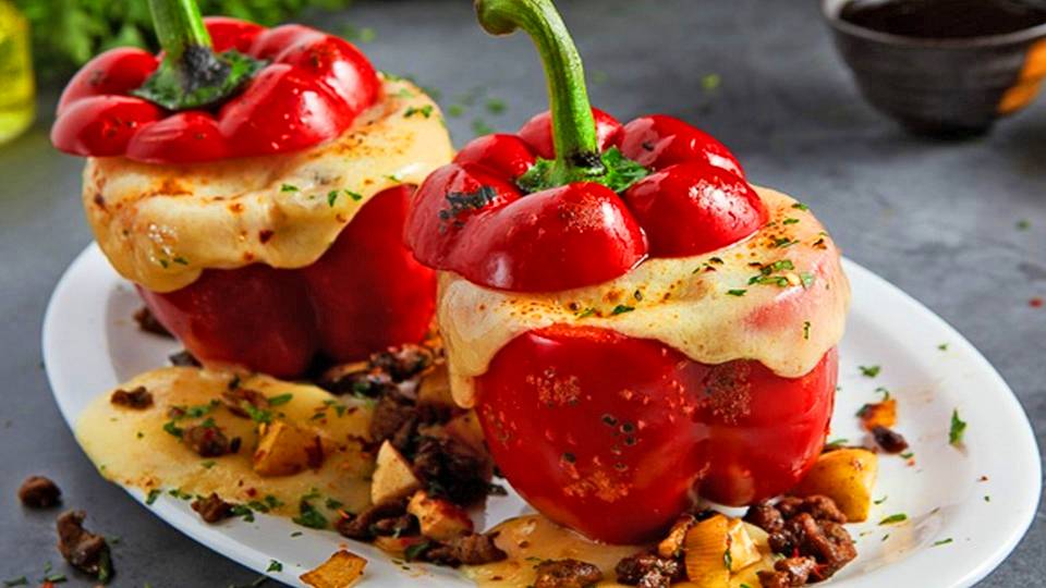 Platos típico de la sierra peruana - Rocoto relleno