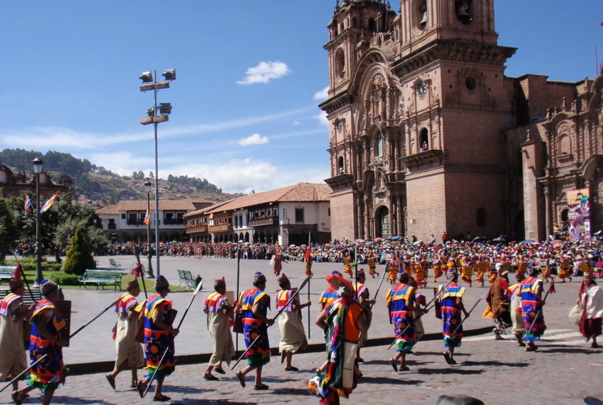 inti raymi, plaza de armas cusco, huacaypata, cusco, catedral del cusco, danza tradicional, fiesta del sol, cultura andina