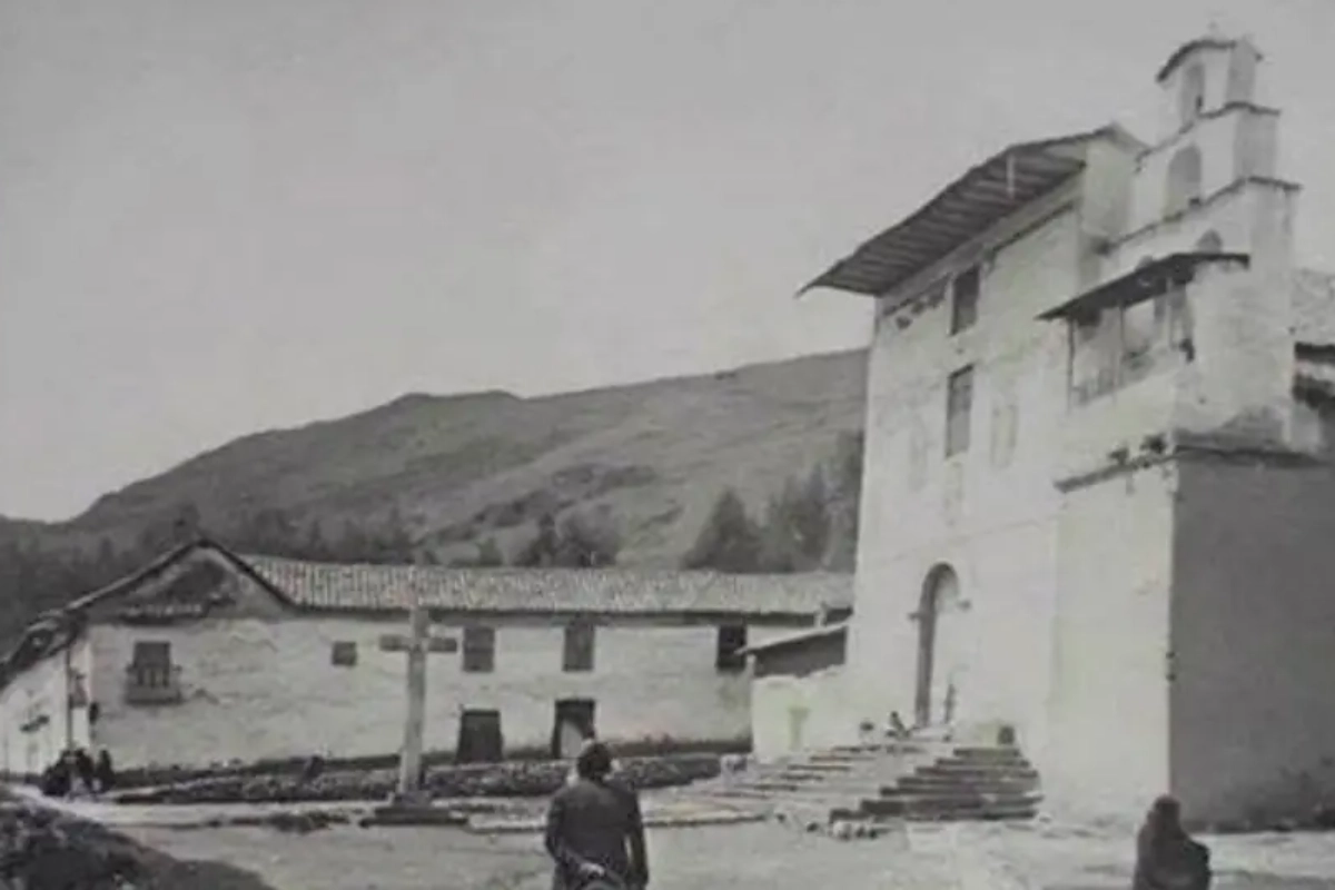 Plaza de San Blas en la colonia