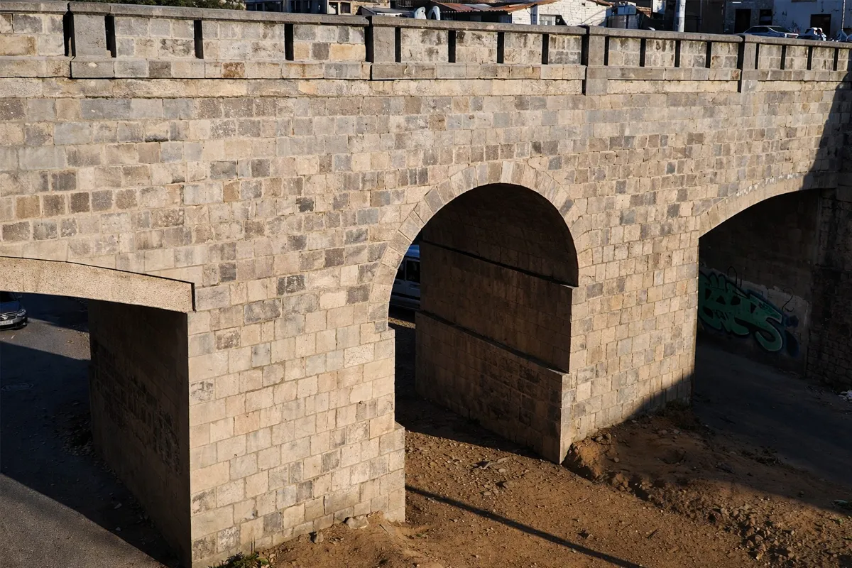 Puente Almudena en la actualidad que conecta al Mercado central de San Pedro